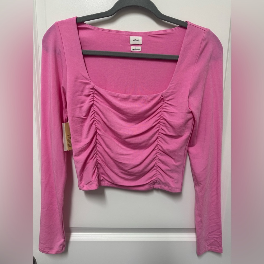 Aritzia brand Pink long sleeve ruched top